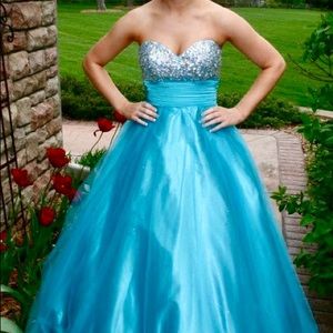 Blush brand Bright Blue Princess Prom Dress!